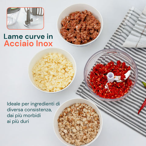 Tritatutto manuale Avilia con lame curve in acciaio inox, ideale per ingredienti di diversa consistenza: carne, cipolla, peperoni, cereali