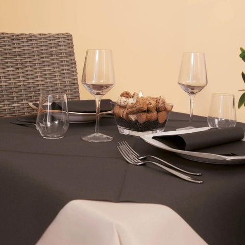 immagine-5-i-casamici-set-100-tovaglie-tnt-monosuo-100x100cm-ean-8056304643513